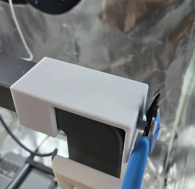 Giá treo kềm cắt cho Ender-3 V3 Plus - Image 2