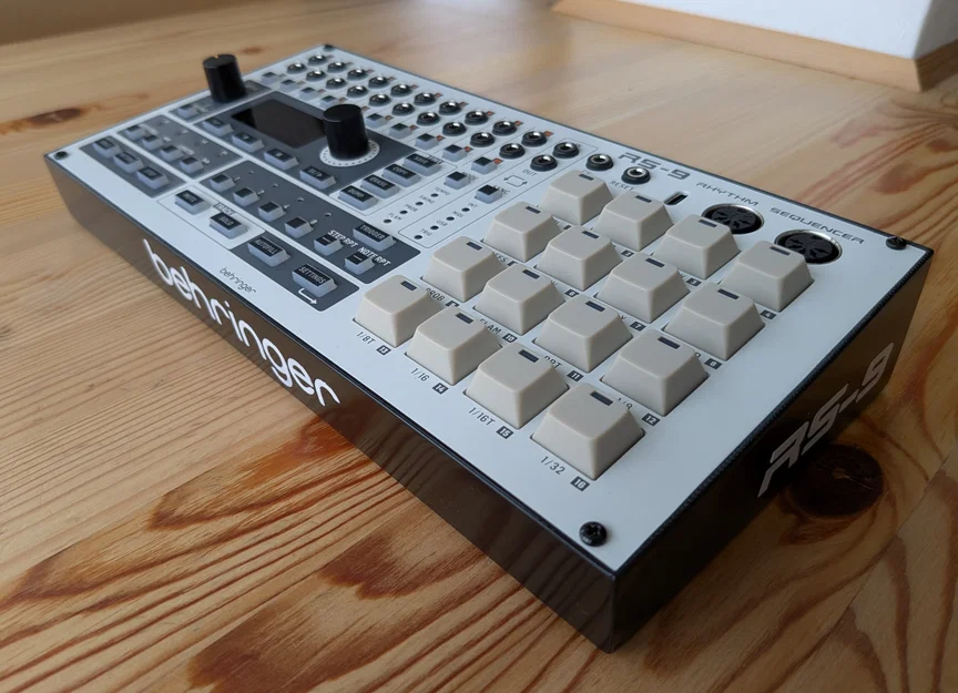 Case Behringer RS-9 Sequencer (Standalone, có tuỳ chọn logo & nguồn) - Image 2