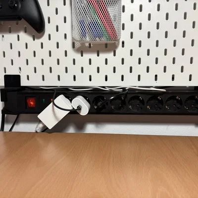 Giá treo ổ cắm điện dưới bảng Skadis - Gọn gàng, tinh tế