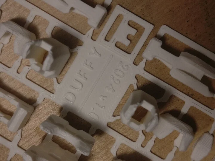 Duffy-13: Dummy-13 nữ tính trên runners - Image 2