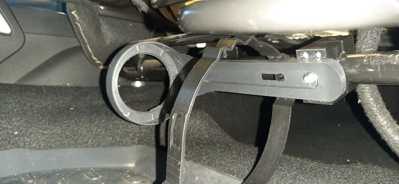 Giá treo bình cứu hỏa 3D cho xe Dacia Duster 2 - Image 5