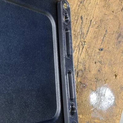 Giá treo (Halterung) cho sạc Makita DC18RD