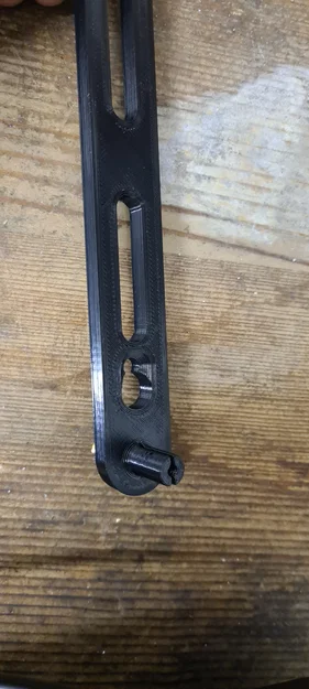 Giá treo (Halterung) cho sạc Makita DC18RD - Image 6