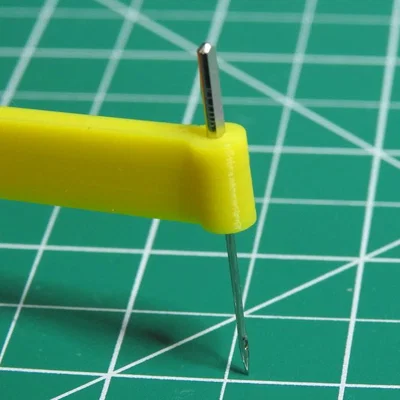 Dụng cụ hỗ trợ gắn/tháo kim máy may (Sewing Machine Needle Tool)