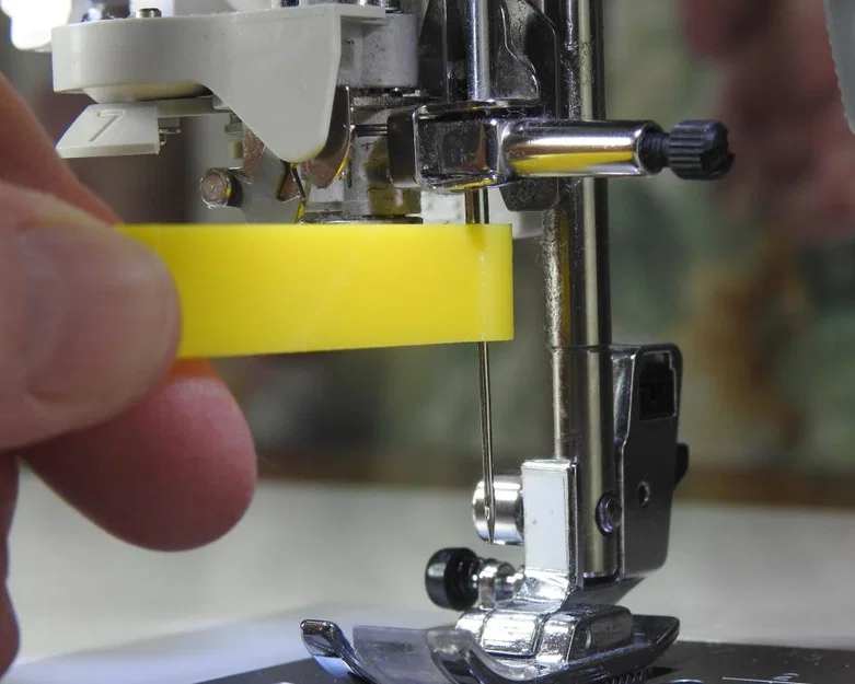 Dụng cụ hỗ trợ gắn/tháo kim máy may (Sewing Machine Needle Tool) - Image 4