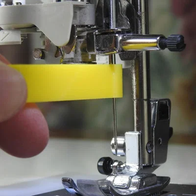 Dụng cụ hỗ trợ gắn/tháo kim máy may (Sewing Machine Needle Tool)