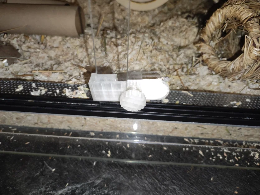 Khóa cho terrarium (cửa kính trượt) — Terrarium (glass slide door) lock - Image 2