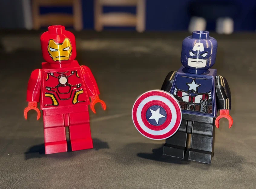 Iron Man & Captain America Brick MegaFigures độc quyền (tỉ lệ 5:1) - Image 1