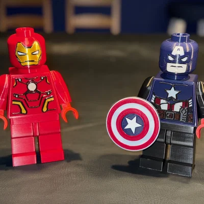 Iron Man & Captain America Brick MegaFigures độc quyền (tỉ lệ 5:1)