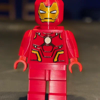 Iron Man & Captain America Brick MegaFigures độc quyền (tỉ lệ 5:1)