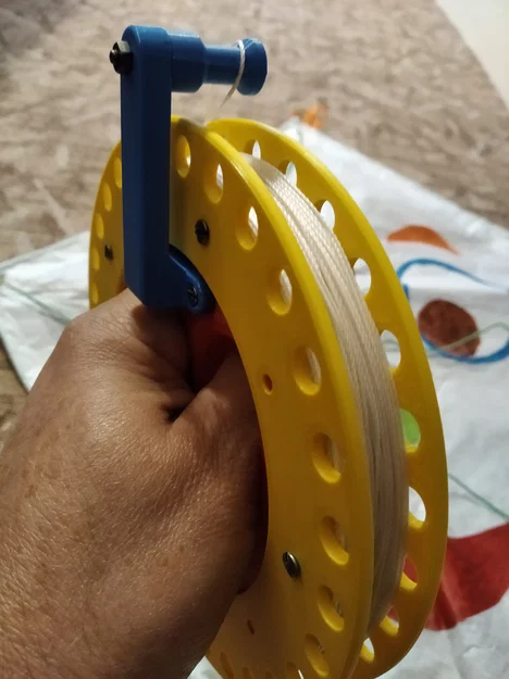 Naviják draka (Kite reel / winder) – Ống cuốn dây diều - Image 3