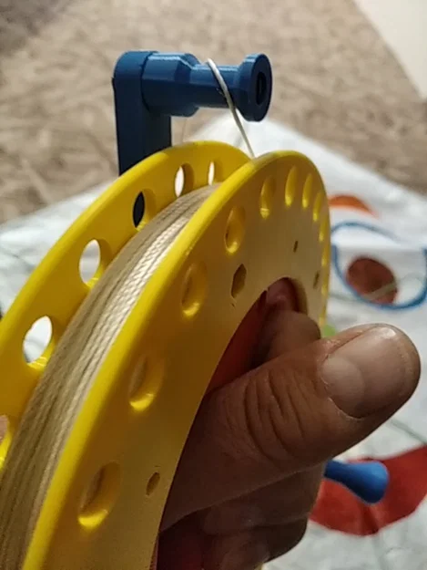 Naviják draka (Kite reel / winder) – Ống cuốn dây diều - Image 4