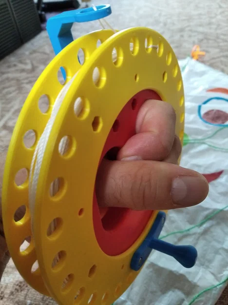 Naviják draka (Kite reel / winder) – Ống cuốn dây diều - Image 6