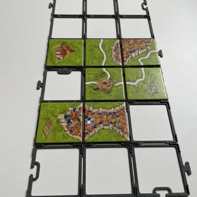Khung giữ ô gạch (Tile Grid) cho board game Carcassonne