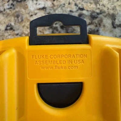 Kẹp treo đa dụng Fluke (Fluke Universal Hanger Clip)