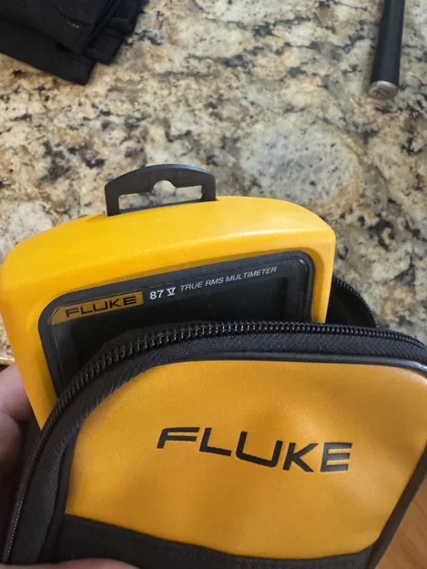 Kẹp treo đa dụng Fluke (Fluke Universal Hanger Clip) - Image 2