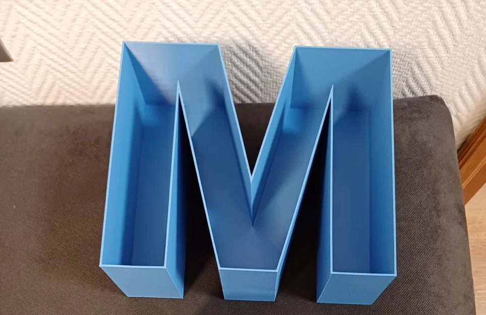 Khay đựng đồ hình chữ M (Letter M) in 3D tiện lợi và sang trọng - Image 1