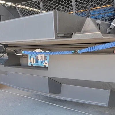 Lăng kính camera tailgate Cybertruck (Cybertruck Tailgate Camera Prism)