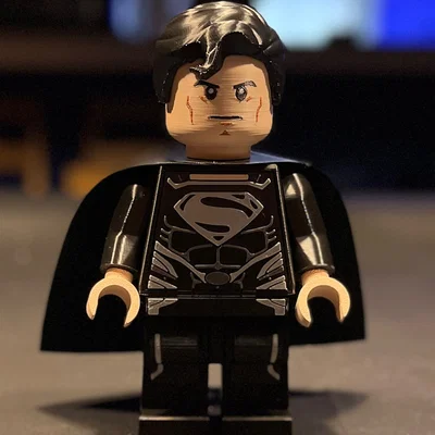 Black Suit Superman Brick MegaFigure (Tỉ lệ 5:1)