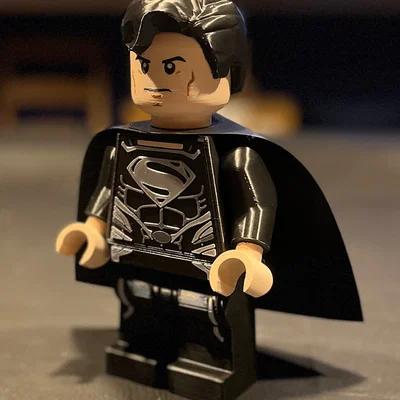 Black Suit Superman Brick MegaFigure (Tỉ lệ 5:1)
