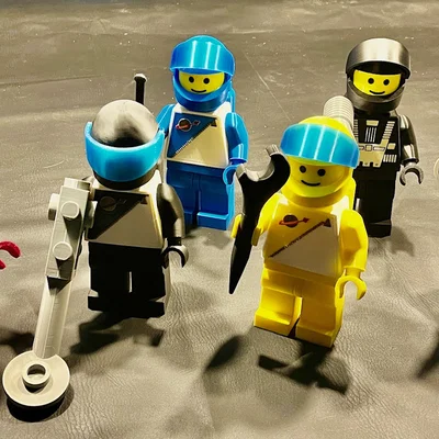 Brick MegaFigures Blacktron / Futuron (Tỉ lệ 5:1) - Phi hành gia Space 1988
