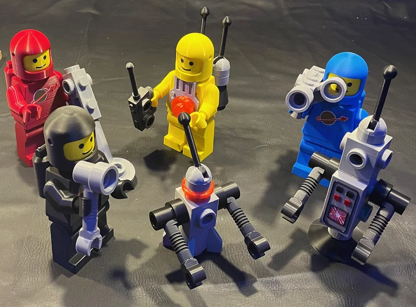 Classic Space Brick MegaFigures (Tỉ lệ 5:1) - Image 1