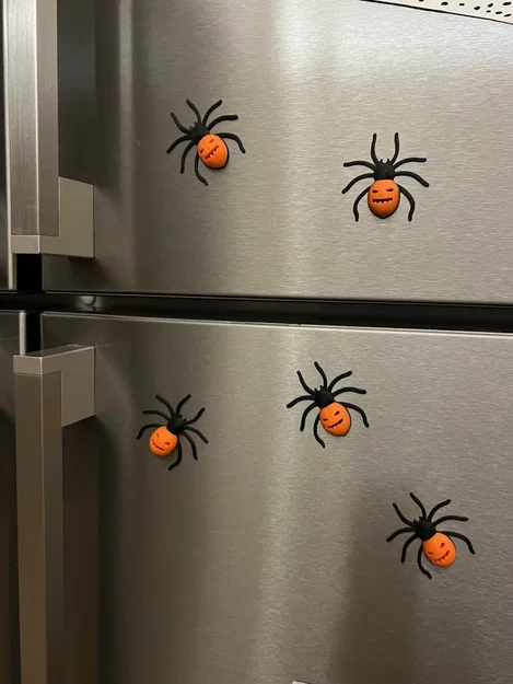 Nhện Nam Châm Halloween Độc Đáo - Phụ Kiện Trang Trí Tủ Lạnh 3D - Image 1