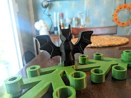 Mô hình chú dơi trang trí vòng nguyệt quế (Bat for Lego Wreath) - Image 2