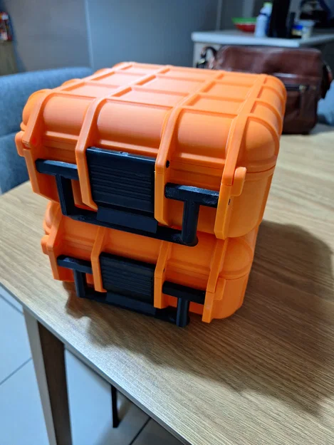 Rugged Box – Hộp khóa cứng cáp với insert thay đổi - Image 1