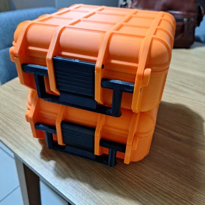 Rugged Box – Hộp khóa cứng cáp với insert thay đổi