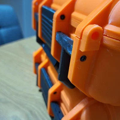 Rugged Box – Hộp khóa cứng cáp với insert thay đổi