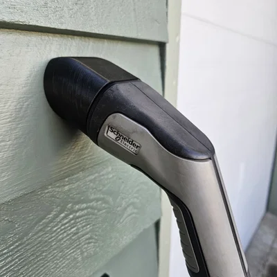 Giá treo tường gọn đẹp cho đầu sạc EV Type 2 (Mennekes)