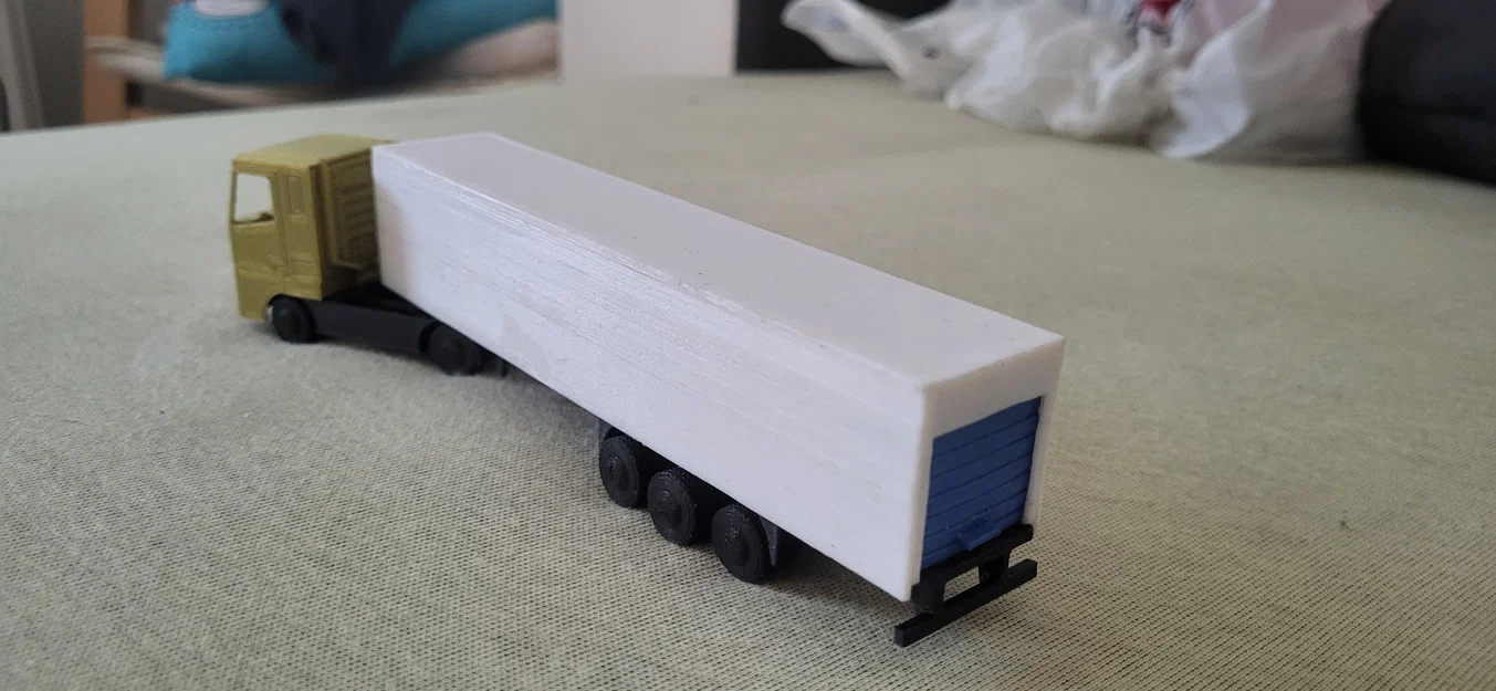 Mô hình xe đầu kéo Euro Truck tỉ lệ 1:87 siêu chi tiết cho dân chơi 3D - Image 2