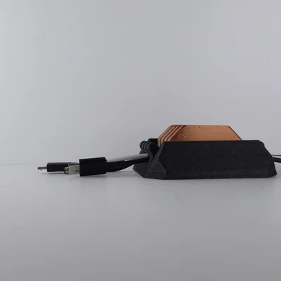 Cold Cable Stop – Cữ chặn dây cáp gắn bàn phong cách sci-fi