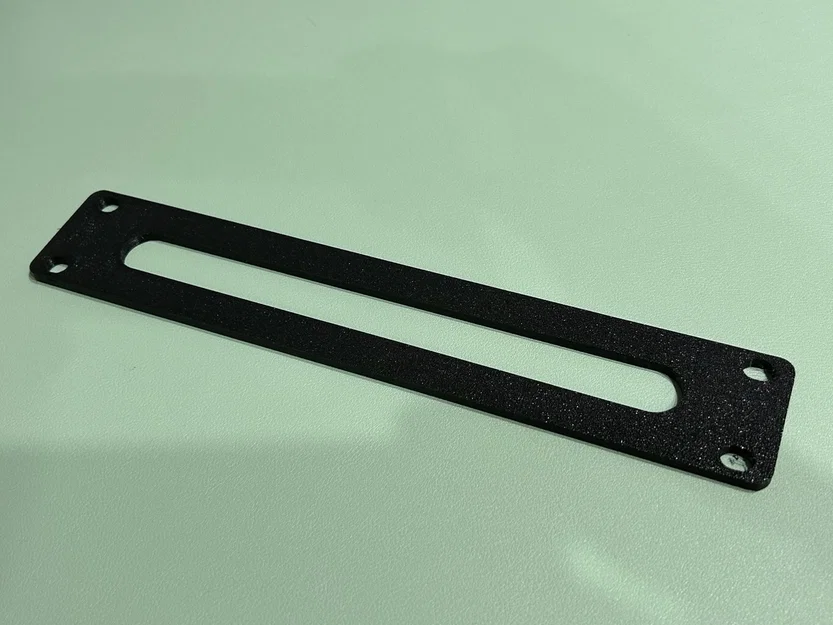 Bảng điều khiển 10 inch có khe luồn dây cáp cho tủ rack chuyên dụng - Image 1