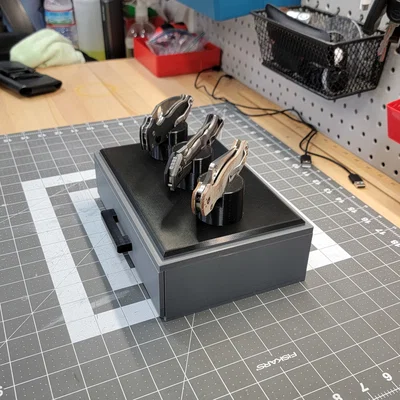 Kệ trưng bày dao kèm ngăn kéo