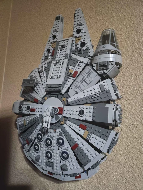 Giá treo tường Lego Millenium Falcon - 75105 - Image 1