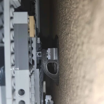 Giá treo tường Lego Millenium Falcon - 75105