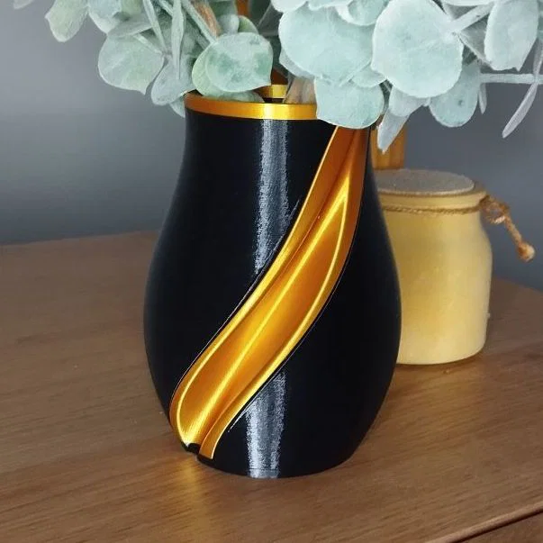 Mẫu bình hoa trang trí 3D hiện đại với thiết kế rãnh xoắn ấn tượng - Image 1
