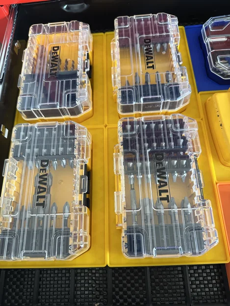 Đế giữ hộp phụ kiện DeWalt chuẩn Gridfinity cho tủ đồ nghề - Image 1