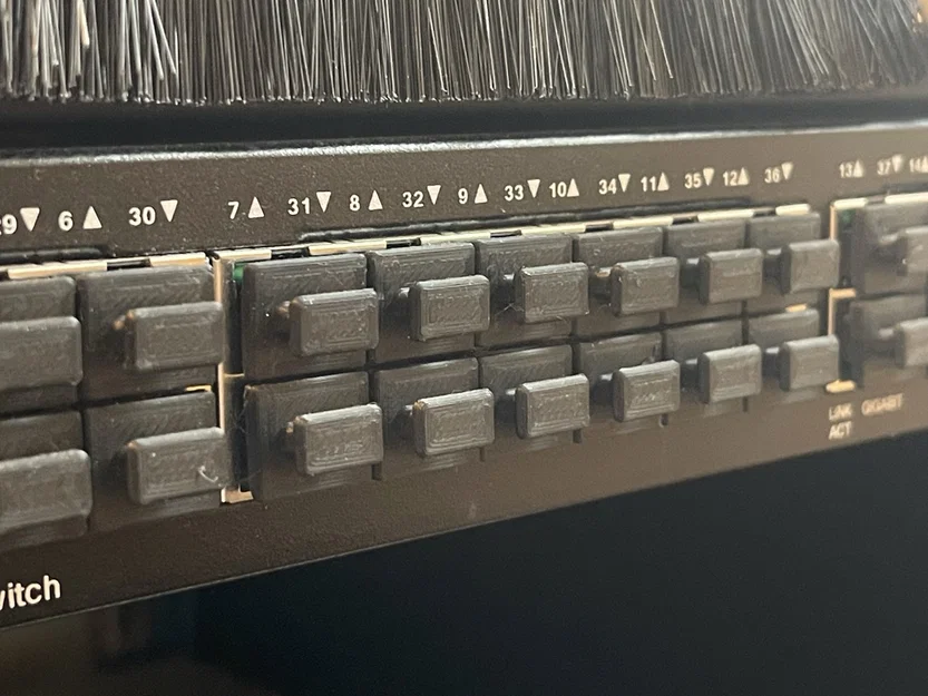 Nắp che bụi cổng RJ45 (RJ45 Dust Cap) - Image 2