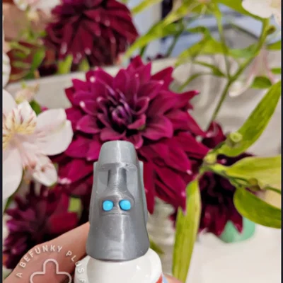 Nắp đậy kem đánh răng hình đầu tượng Moai độc đáo cho phòng tắm