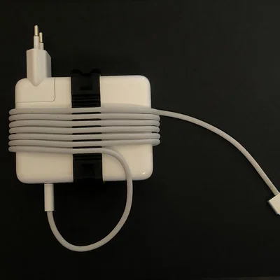 MacBook Pro Cable Organizer: Giữ cáp sạc gọn gàng, không rối