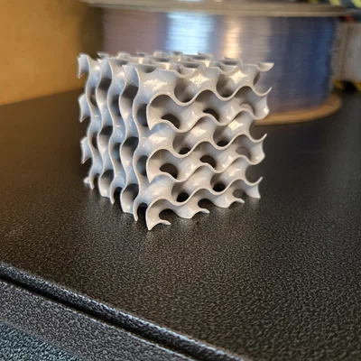 Gyroid Model (Model Gyroid dạng Solid)