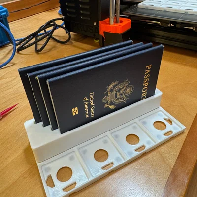 Khay Gridfinity đựng hộ chiếu gia đình (Gridfinity Family Passports Holder)