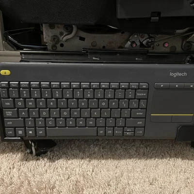 Giá treo bàn phím Logitech K400 Plus cho khung nhôm 4080