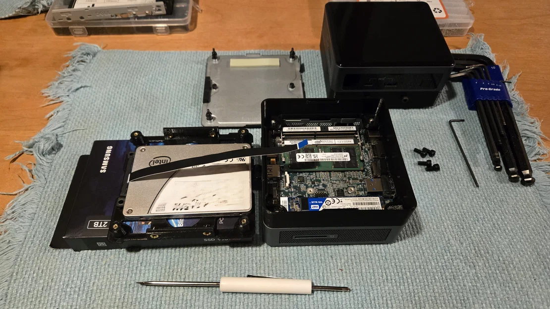 Bộ mở rộng vỏ Intel NUC 10 Slim để lắp SSD/HDD 2.5in - Image 4