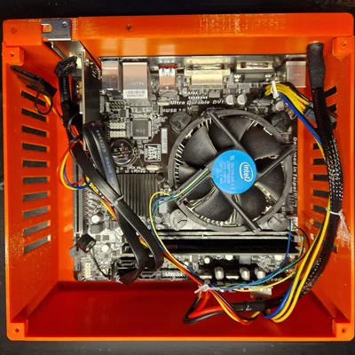 Vỏ PC mATX đơn giản (Simple mATX form PC chassis)
