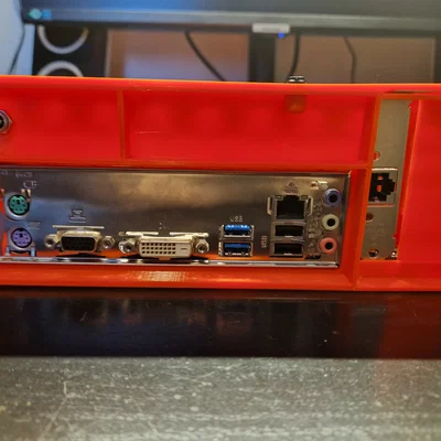 Vỏ PC mATX đơn giản (Simple mATX form PC chassis)