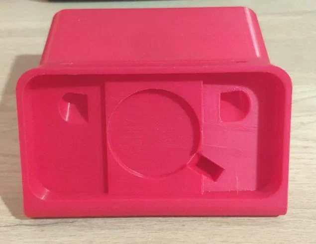 Dock StandBy cho iPhone 15 (có ốp) – iPhone 15 with Case Standby Dock - Image 2